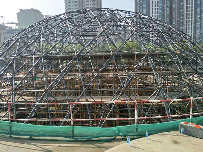 大冶球形网架钢结构施工